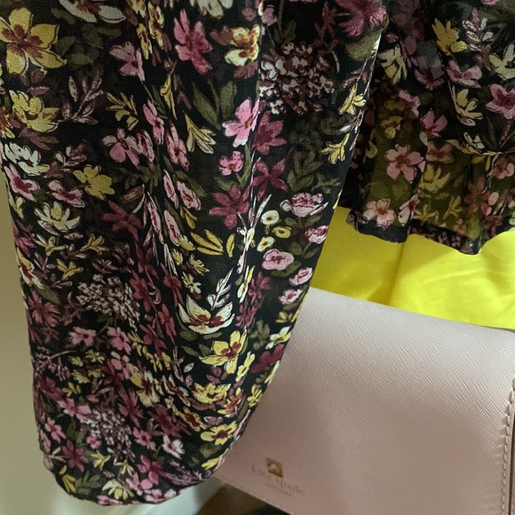 Mango in Flower Print Blouse. - Picture 4 of 6